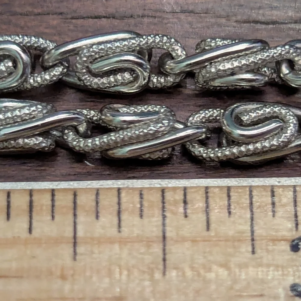 ⛓️ Silvertone Light Scroll Link Chain Necklace 12